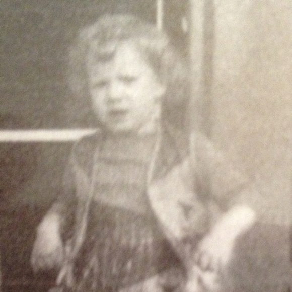 Meet your Posher, Janet - Picture 2 of 3